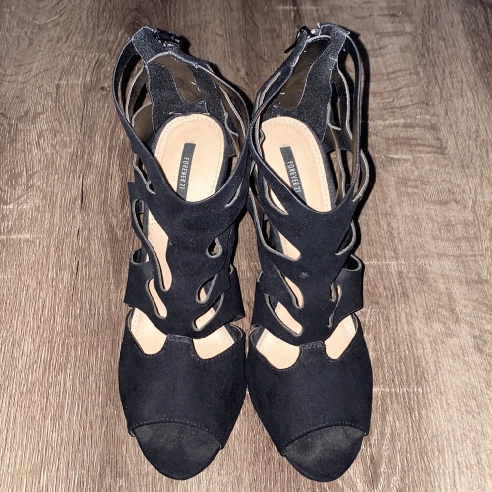 Forever 21 Women’s Black Heels - Picture 2 of 12